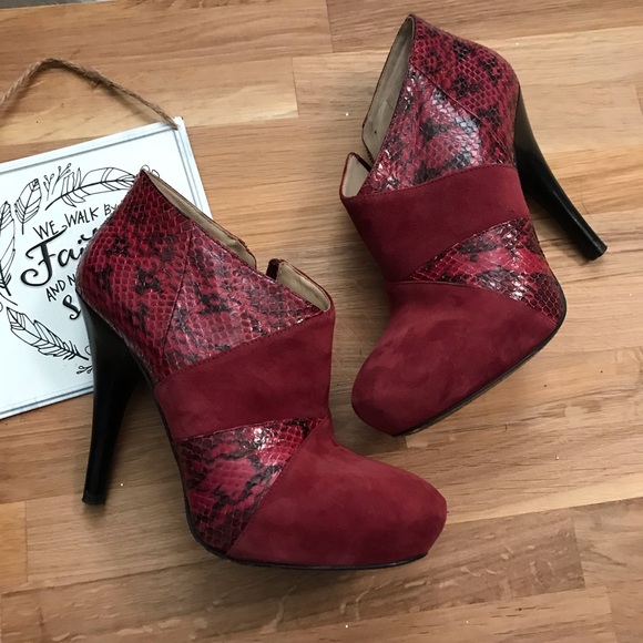 Via Spiga Red Suede Snake Print Heel Booties Sz 7M - Picture 5 of 8